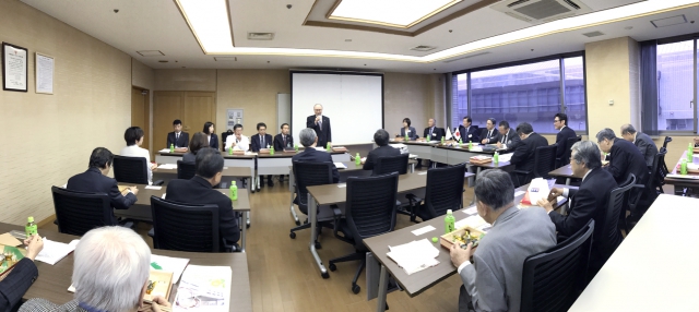 広島市医師会臨床検査センター会議室にて、平松会長のご挨拶